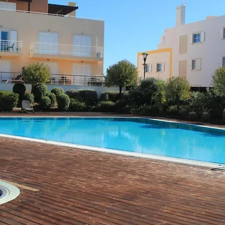 Gardens Front Pool 1 Floor *